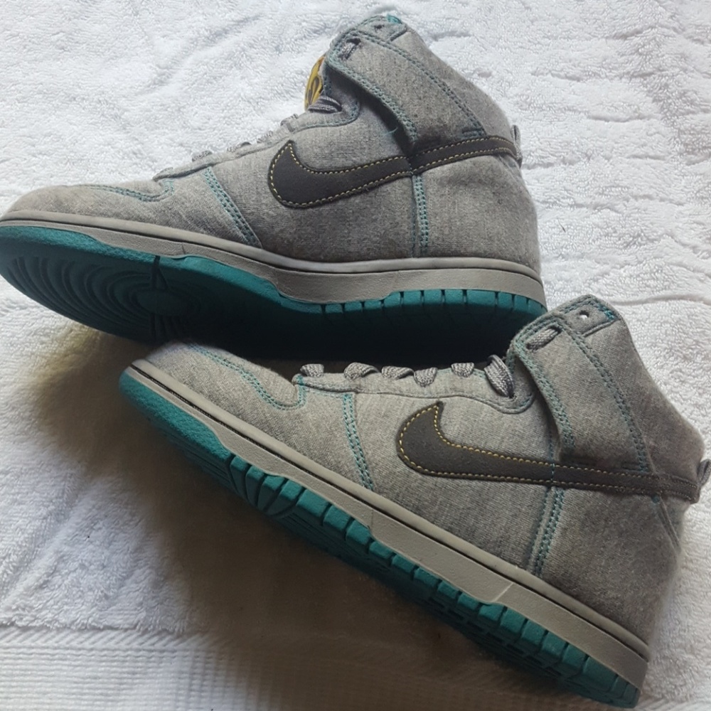 Shoes - Picture 6 of 8